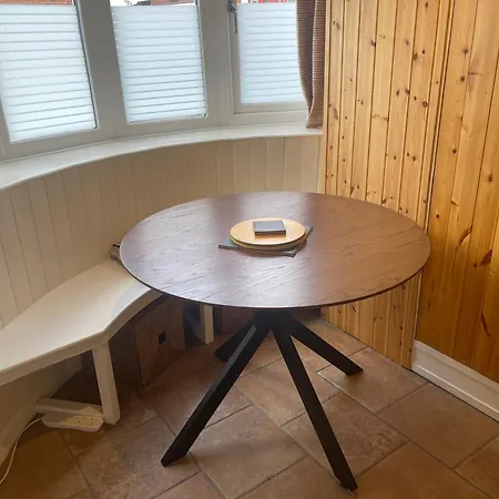 Hideaway@no3 * Thornton Dale